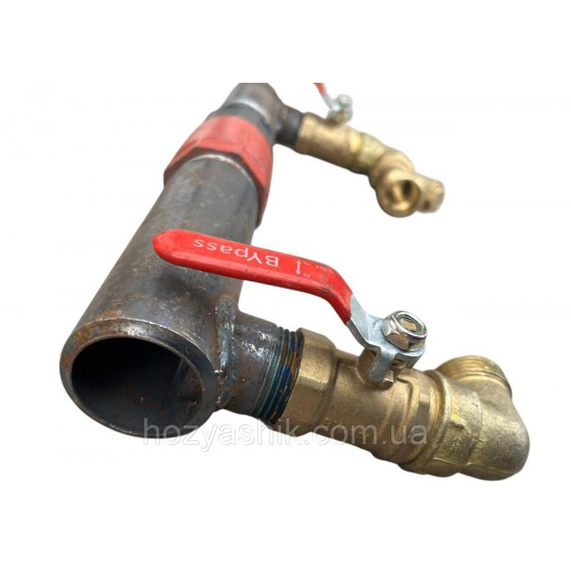 Байпас стальной DN40 (1 1/2") короткий 390 мм с чугунным клапаном и циркуляционным насосом