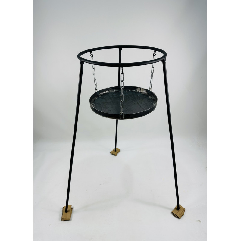 Сковорода з диска борони на високих ніжках, з підвісою для вогню, кришкою і чохлом