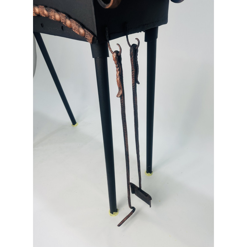 Стаціонарний мангал 3 мм, зі зйомними ніжками і двома боковими столиками