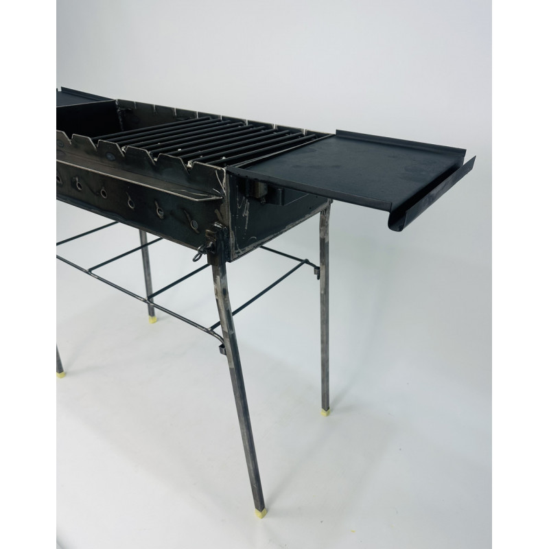 Стаціонарний мангал 3 мм, зі зйомними ніжками і двома боковими столиками